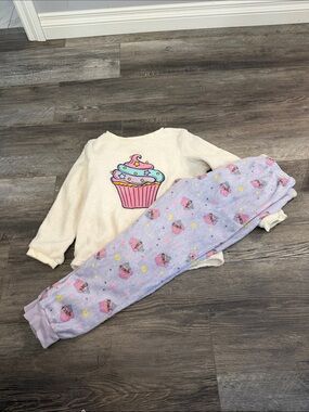 Weekends Girls Cream &‎ Purple Cupcake Fleece Pajama Set